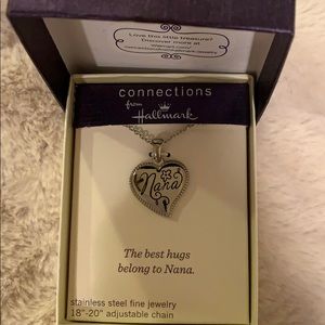 🌹 NWT NANA Necklace